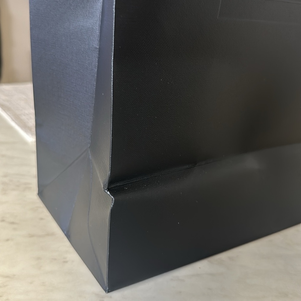 ✨✨Luxury Designer Bags and Boxes for Sale!
Saint Laurent, show box + bag ✨✨ - Picture 13 of 14